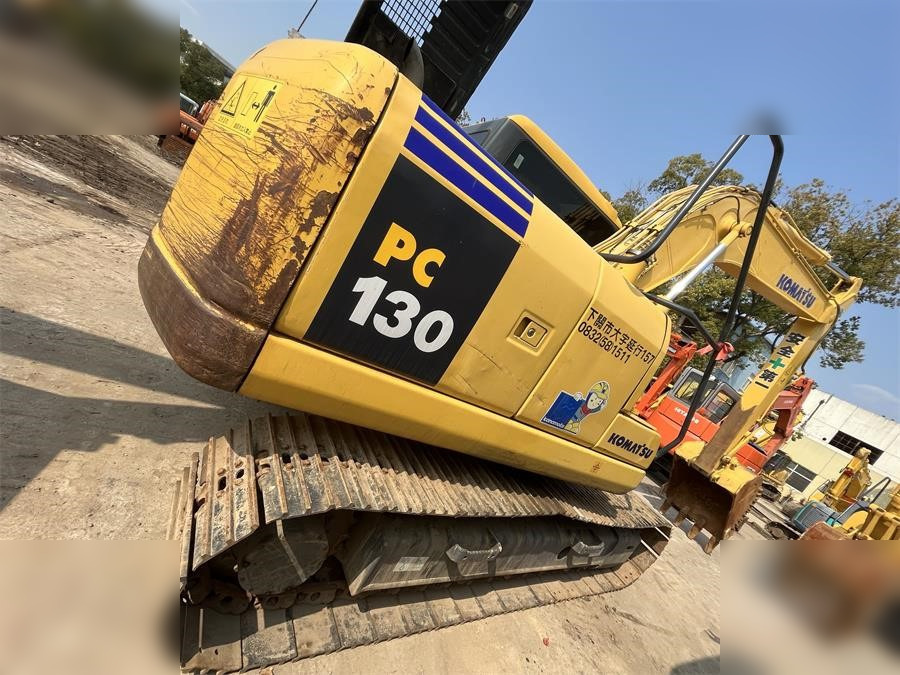 KOMATSU PC130-7 - Excavadora de cadenas: foto 4 KOMATSU PC130-7 - Excavadora de cadenas: foto 4