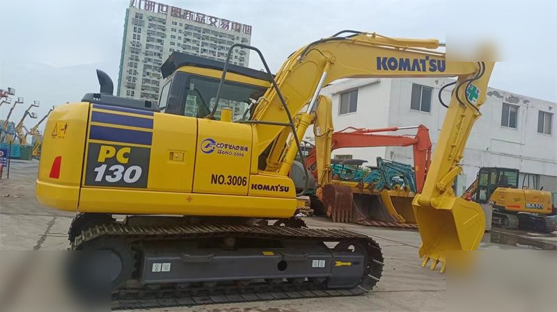 KOMATSU PC130-7 - Excavadora de cadenas: foto 1 KOMATSU PC130-7 - Excavadora de cadenas: foto 1