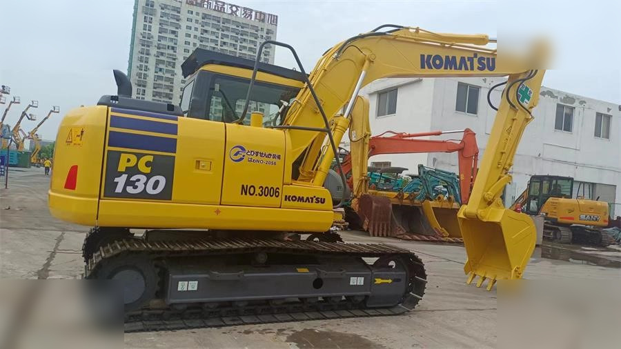 KOMATSU PC130-7 - Excavadora de cadenas: foto 1 KOMATSU PC130-7 - Excavadora de cadenas: foto 1