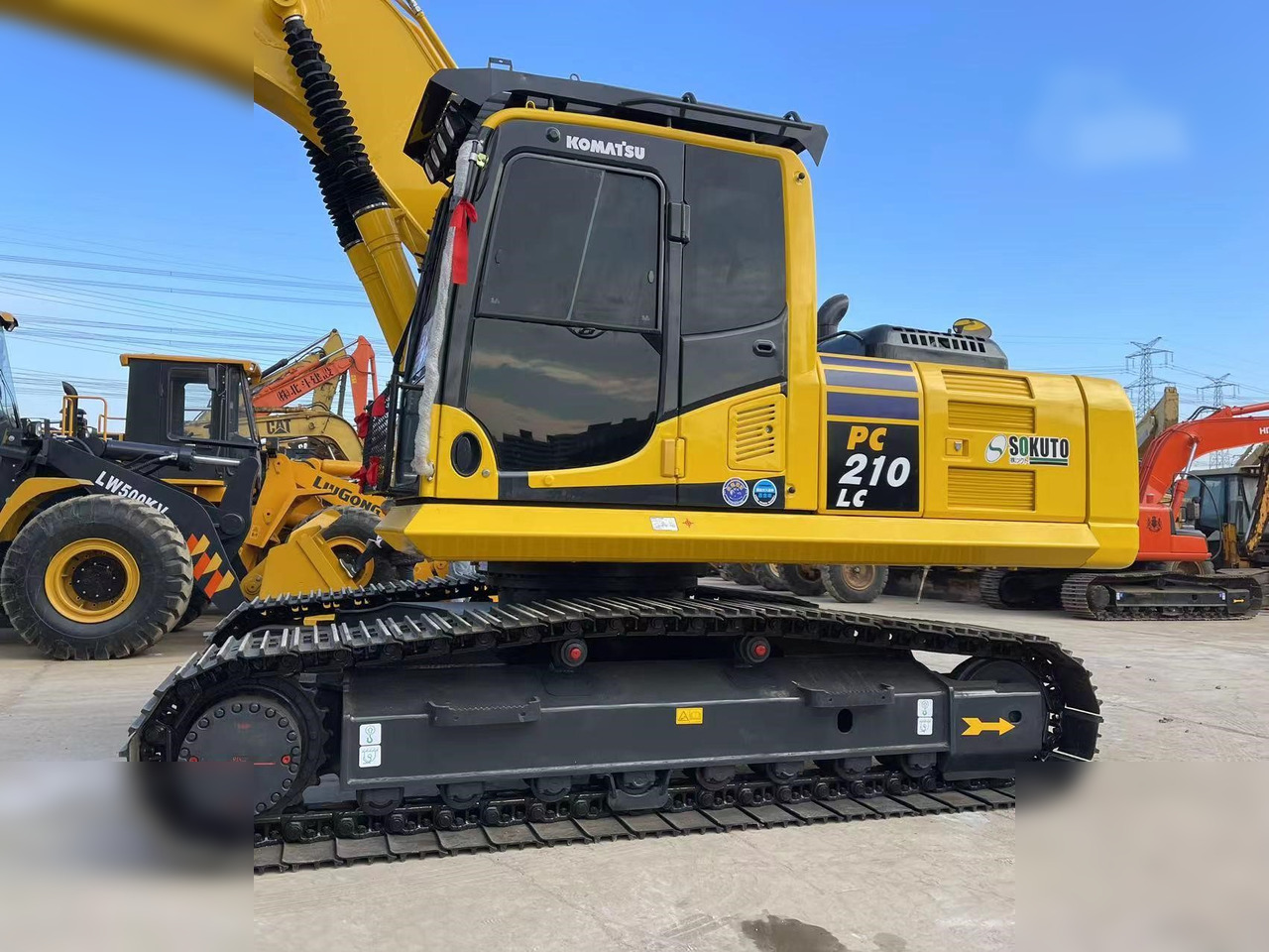 Excavadora de cadenas KOMATSU PC210 LC-8: foto 7