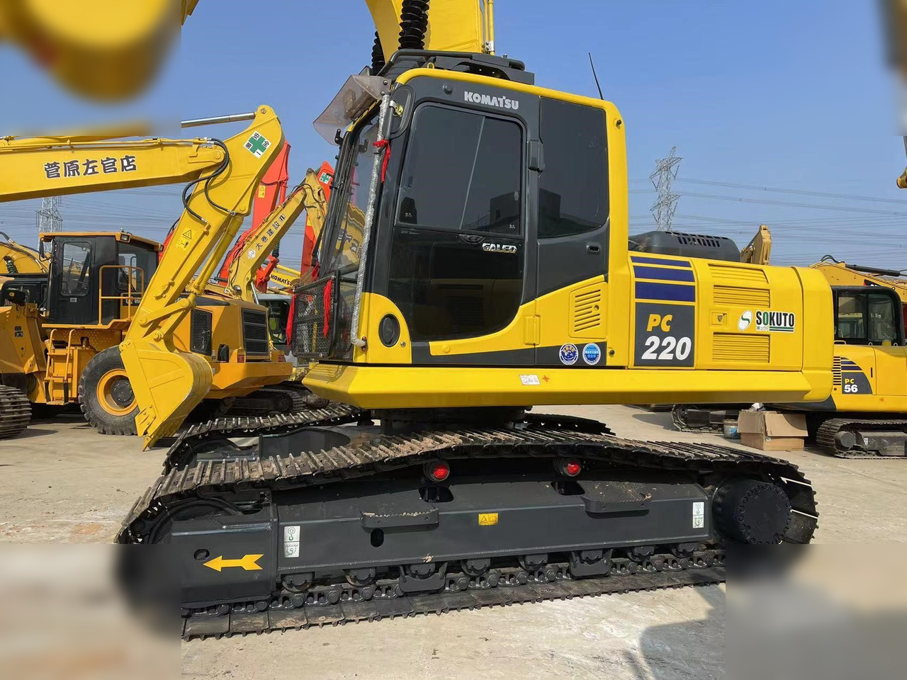 KOMATSU PC220-8 - Excavadora de cadenas: foto 2 KOMATSU PC220-8 - Excavadora de cadenas: foto 2