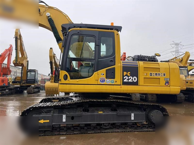 KOMATSU PC220-8 - Excavadora de cadenas: foto 4 KOMATSU PC220-8 - Excavadora de cadenas: foto 4
