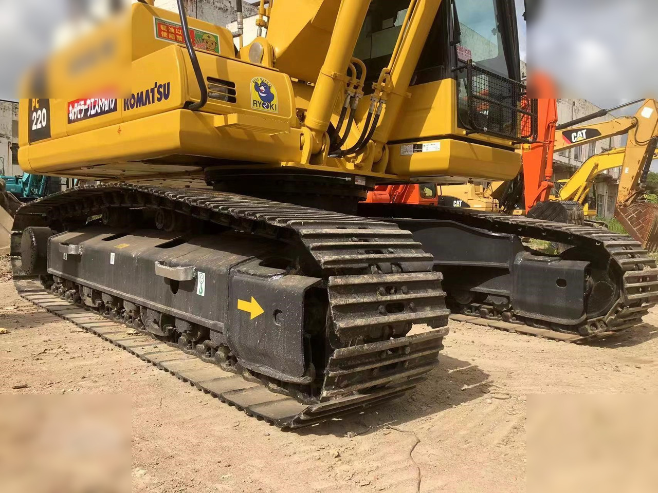 KOMATSU PC220-8N1 - Excavadora de cadenas: foto 3 KOMATSU PC220-8N1 - Excavadora de cadenas: foto 3