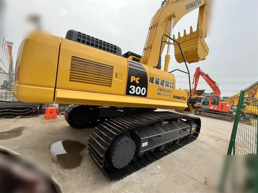 KOMATSU PC300-8 - Excavadora de cadenas: foto 3 KOMATSU PC300-8 - Excavadora de cadenas: foto 3