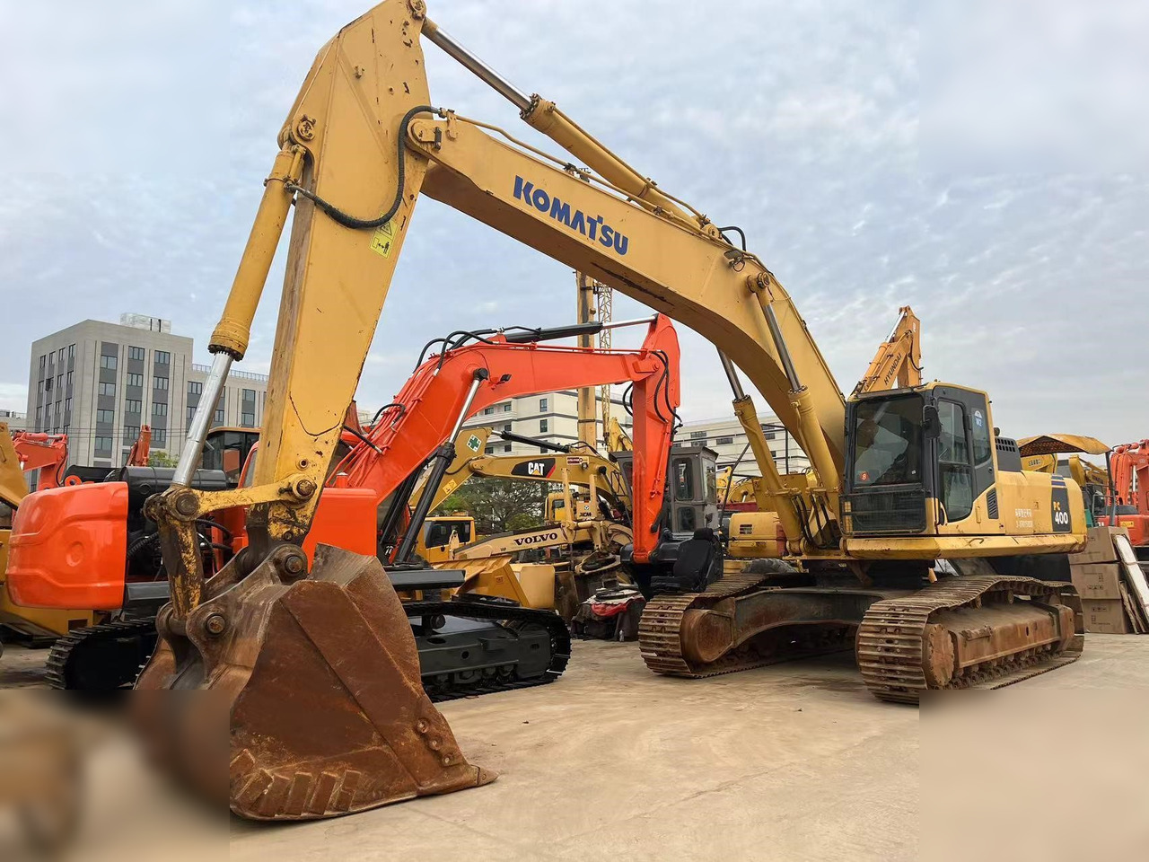 KOMATSU PC400-8 - Excavadora de cadenas: foto 2 KOMATSU PC400-8 - Excavadora de cadenas: foto 2