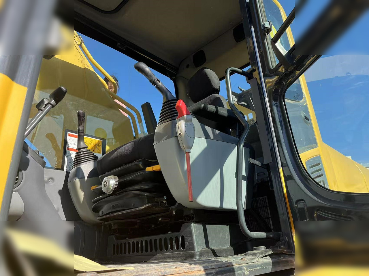 KOMATSU PC400-8R - Excavadora de cadenas: foto 5 KOMATSU PC400-8R - Excavadora de cadenas: foto 5