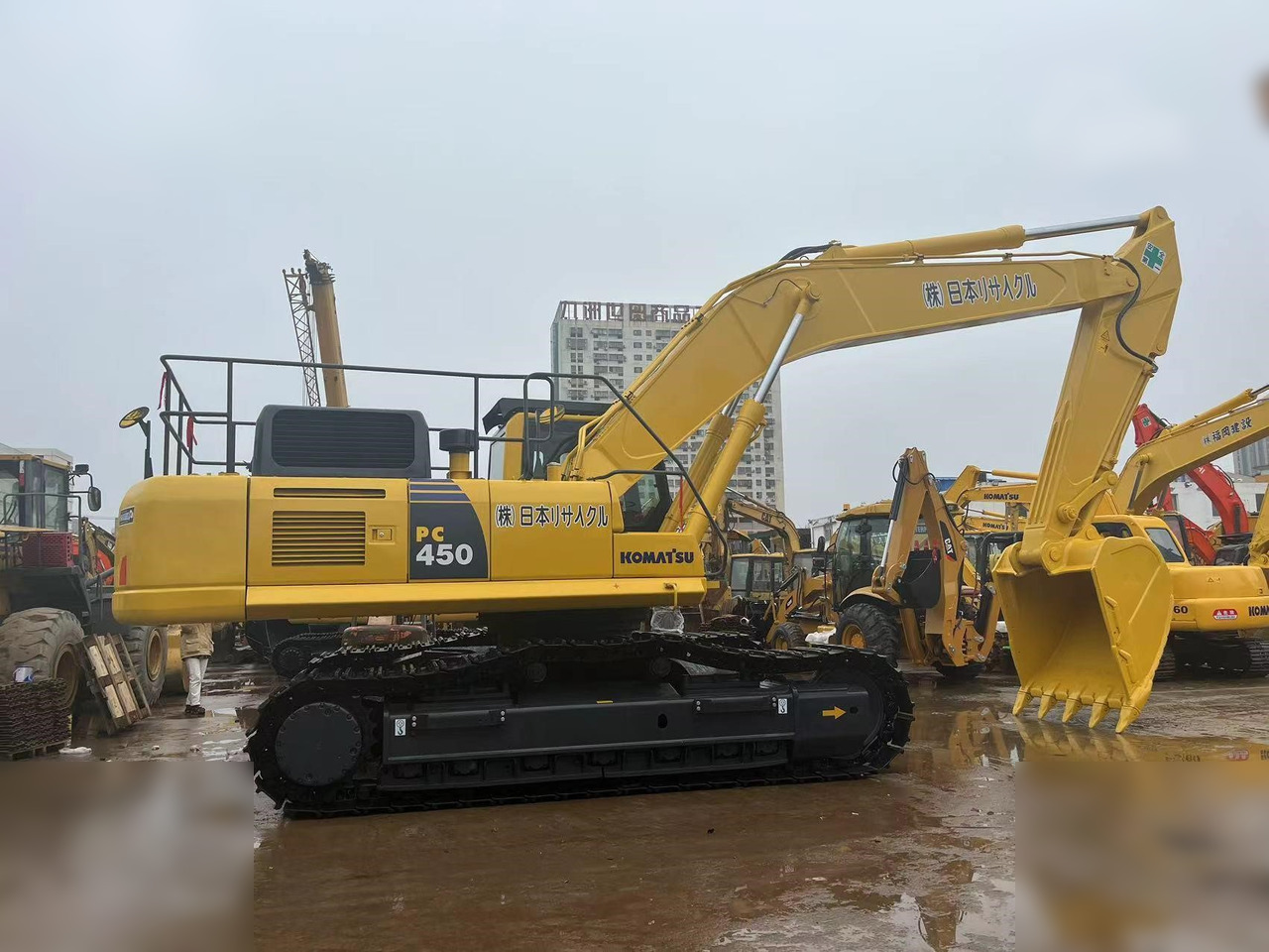 KOMATSU PC450-8 - Excavadora de cadenas: foto 1 KOMATSU PC450-8 - Excavadora de cadenas: foto 1