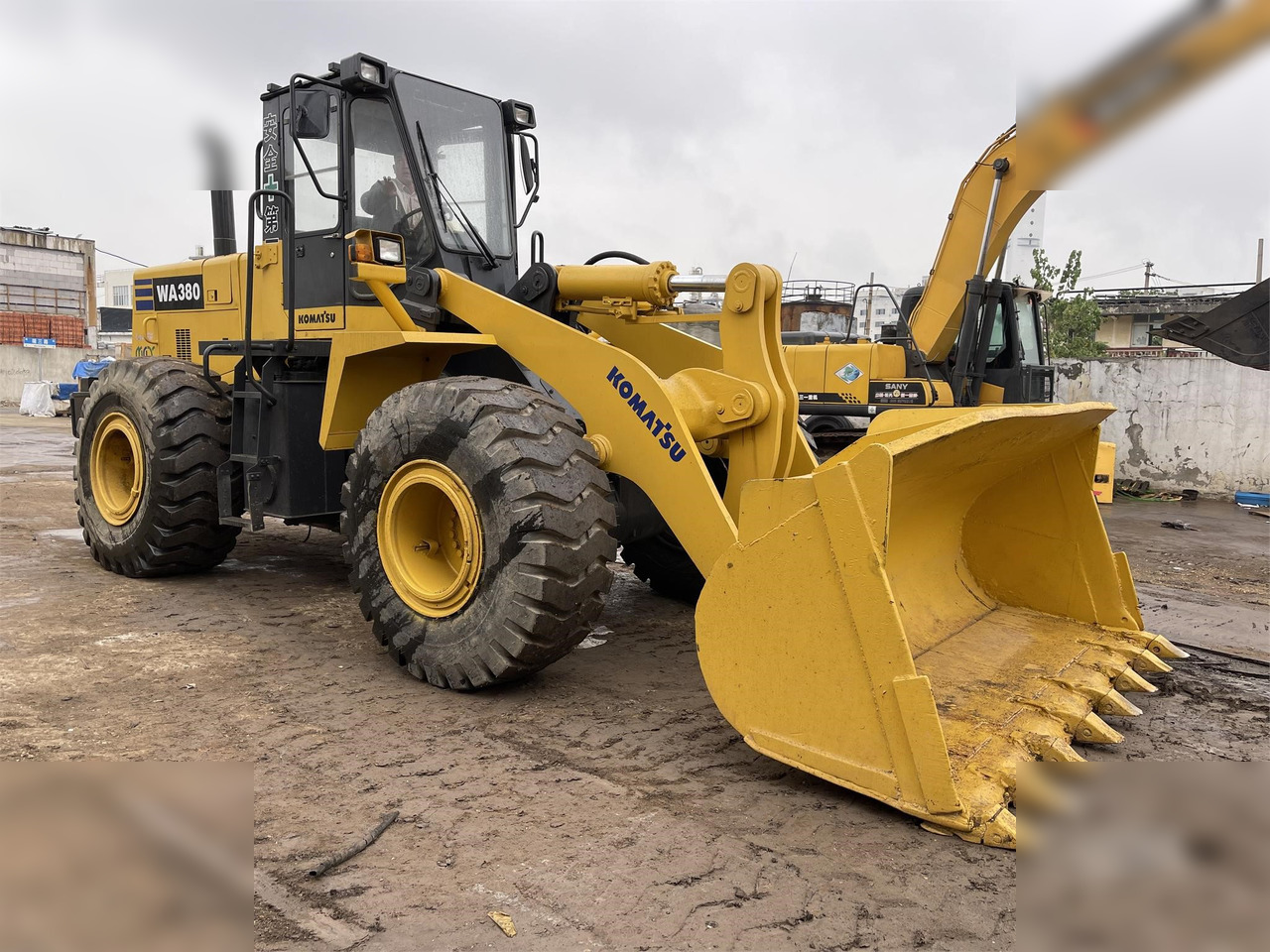 KOMATSU WA380-3 - Cargadora de ruedas: foto 1 KOMATSU WA380-3 - Cargadora de ruedas: foto 1