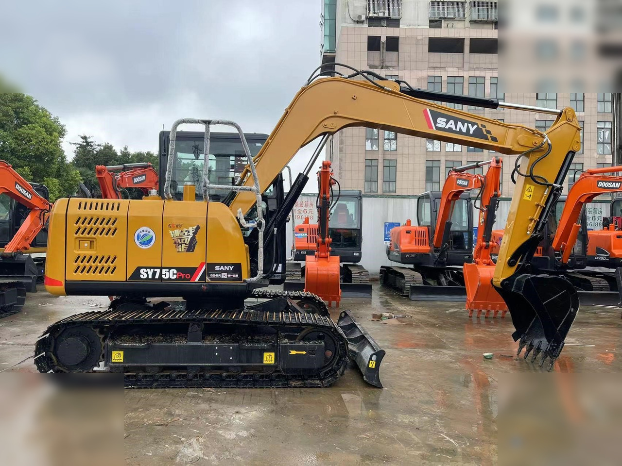 SANY SY75C - Excavadora de cadenas: foto 1 SANY SY75C - Excavadora de cadenas: foto 1