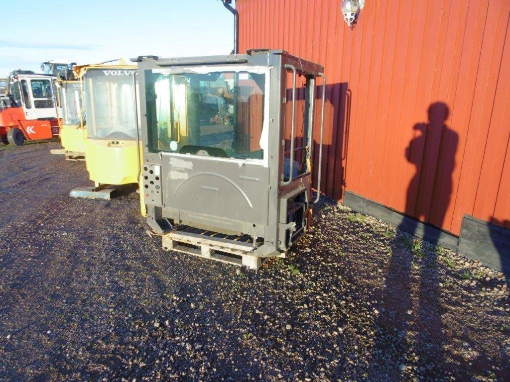 Hytt Volvo L60F - Cabina para Maquinaria de construcción: foto 1 Hytt Volvo L60F - Cabina para Maquinaria de construcción: foto 1