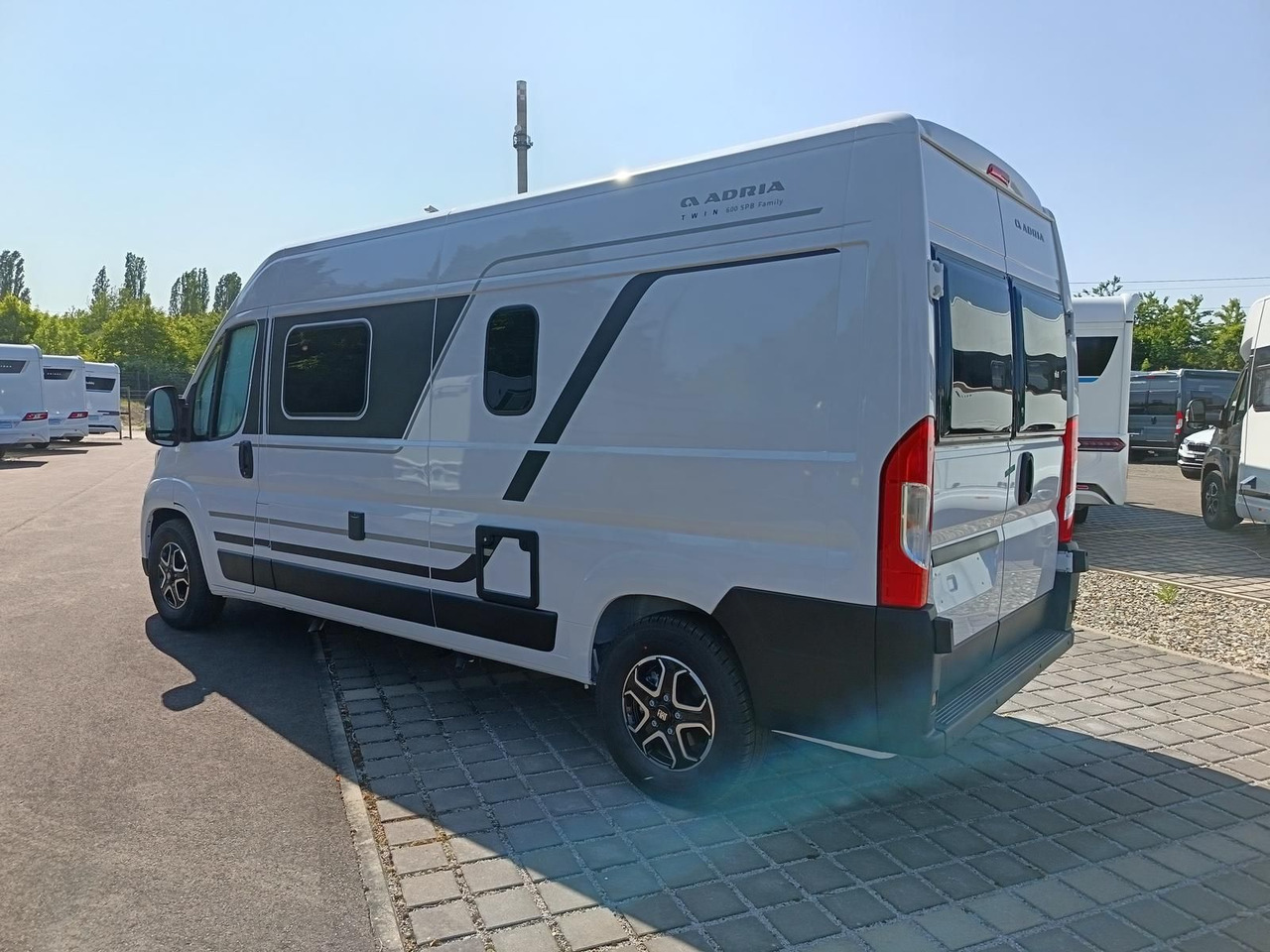 Adria Twin Twin 600 SPB Family*SAFETY+STYLE*DAB*SOFORT - Cámper: foto 4 Adria Twin Twin 600 SPB Family*SAFETY+STYLE*DAB*SOFORT - Cámper: foto 4