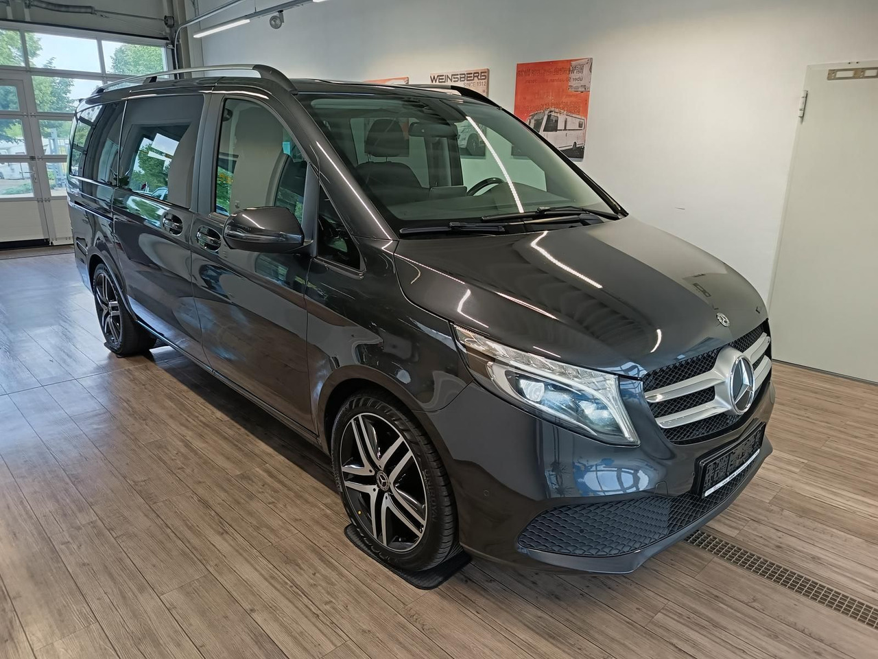 Mercedes-Benz V 300 2.0 CDI*LANG*LIEGE PAKET*AHK*FAHRRADTRÄGER - Furgoneta de pasajeros: foto 3 Mercedes-Benz V 300 2.0 CDI*LANG*LIEGE PAKET*AHK*FAHRRADTRÄGER - Furgoneta de pasajeros: foto 3
