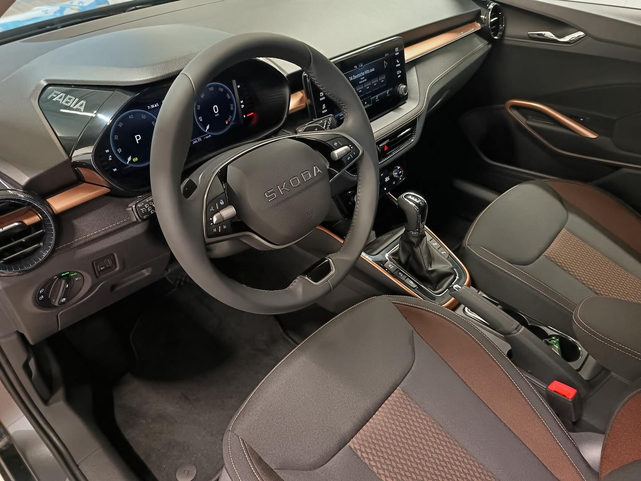 Sedan Skoda Fabia 30 Jahre DSG*VORBER.AHK*LED*R-KAM*TEMP*DAB: foto 21