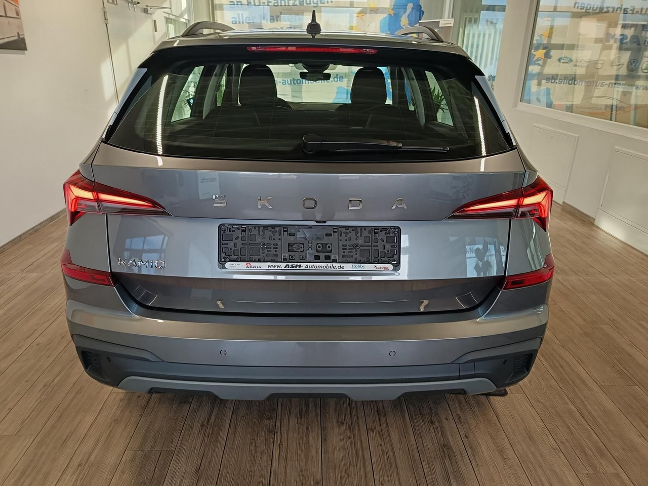 Skoda Kamiq 130 Jahre 1,5TSI DSG*AHK*ACC*LED*R-KAM*PDC - SUV/ Todoterreno: foto 5 Skoda Kamiq 130 Jahre 1,5TSI DSG*AHK*ACC*LED*R-KAM*PDC - SUV/ Todoterreno: foto 5