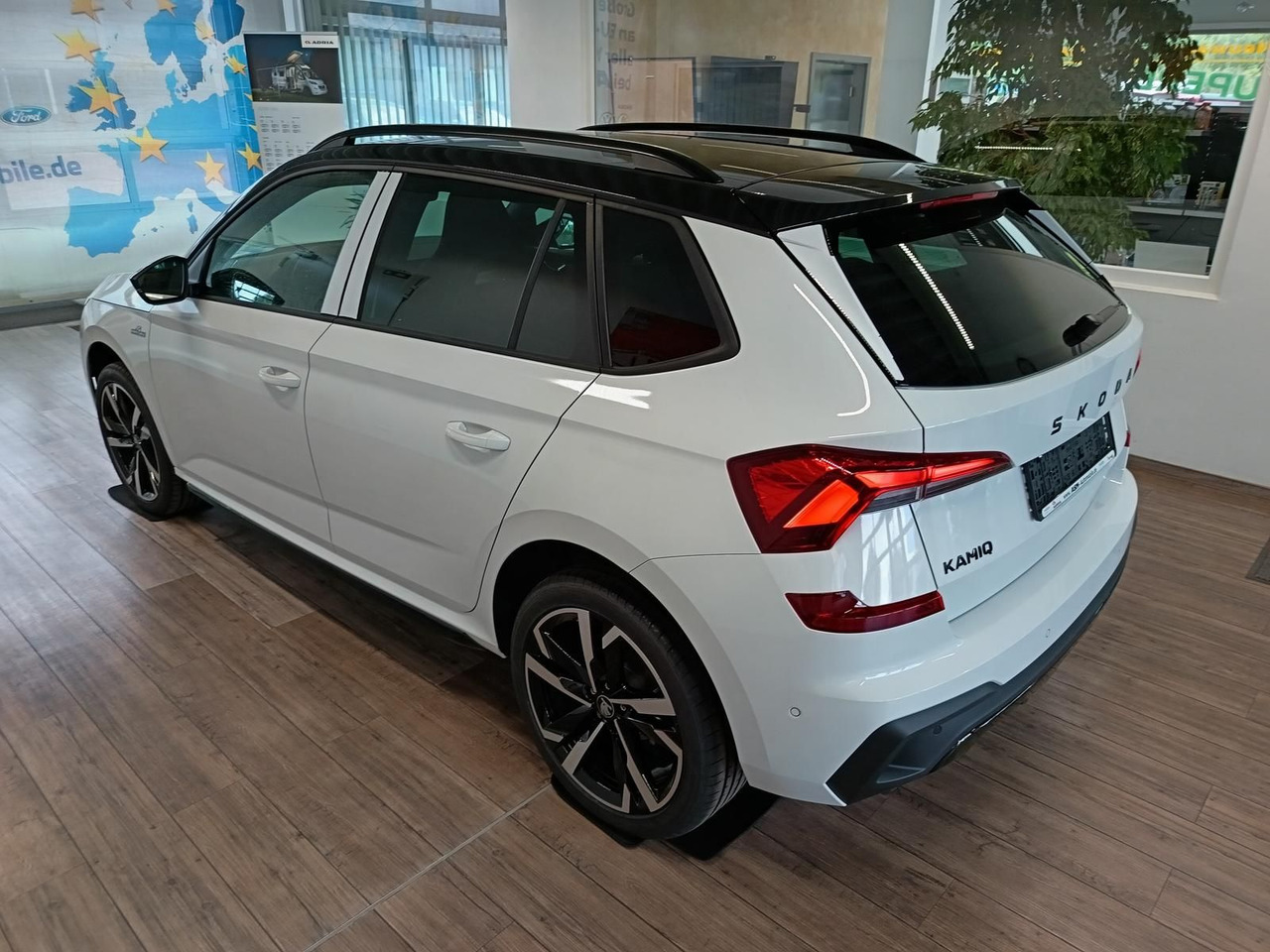 Skoda Kamiq Monte Carlo 1,5 TSI DSG*AHK*PANO*LED*ACC* - SUV/ Todoterreno: foto 4 Skoda Kamiq Monte Carlo 1,5 TSI DSG*AHK*PANO*LED*ACC* - SUV/ Todoterreno: foto 4