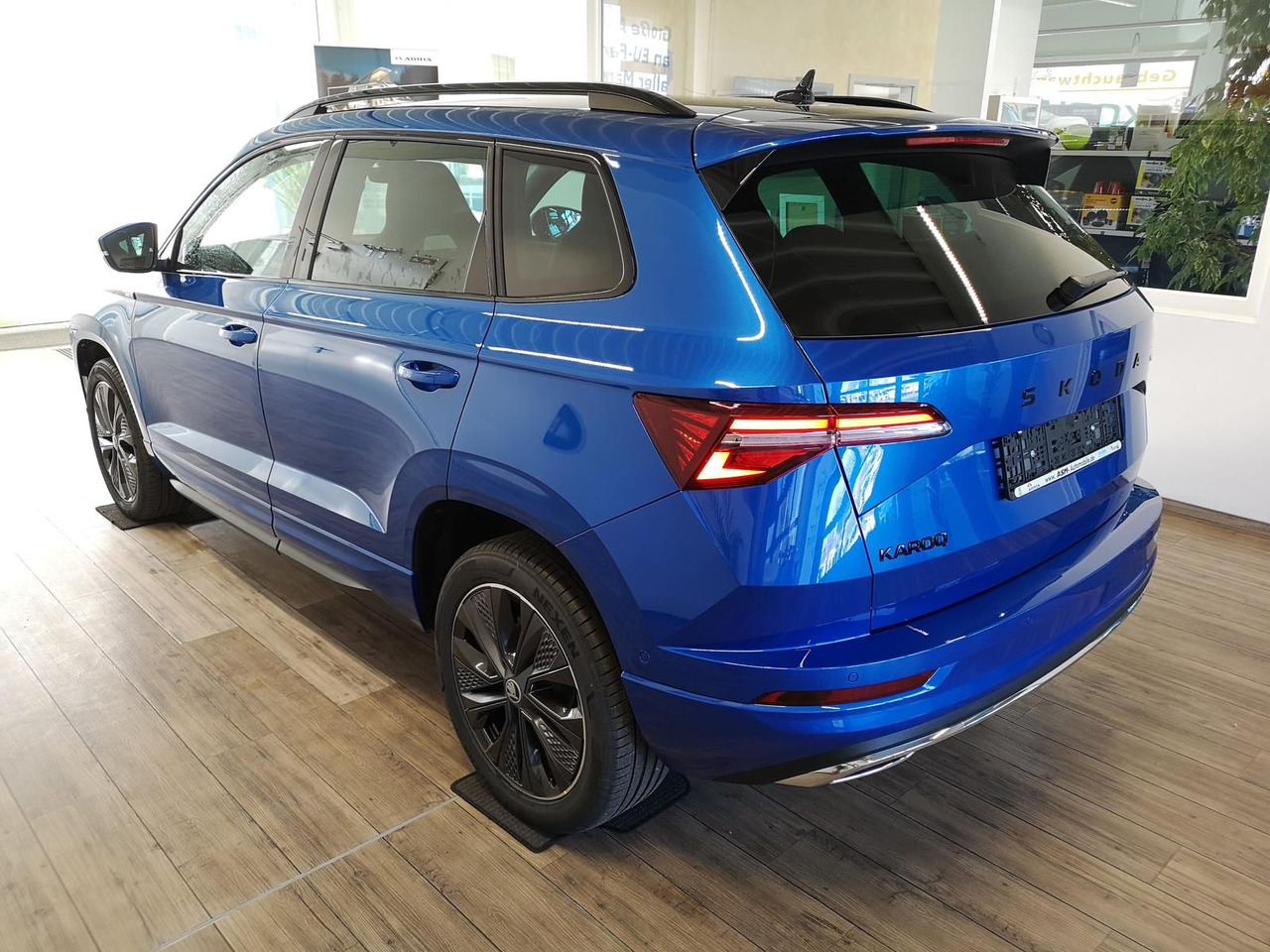 Skoda Karoq Sportline 1,5 TSI DSG*AHK*360°5J.GARANTIE* - SUV/ Todoterreno: foto 4 Skoda Karoq Sportline 1,5 TSI DSG*AHK*360°5J.GARANTIE* - SUV/ Todoterreno: foto 4