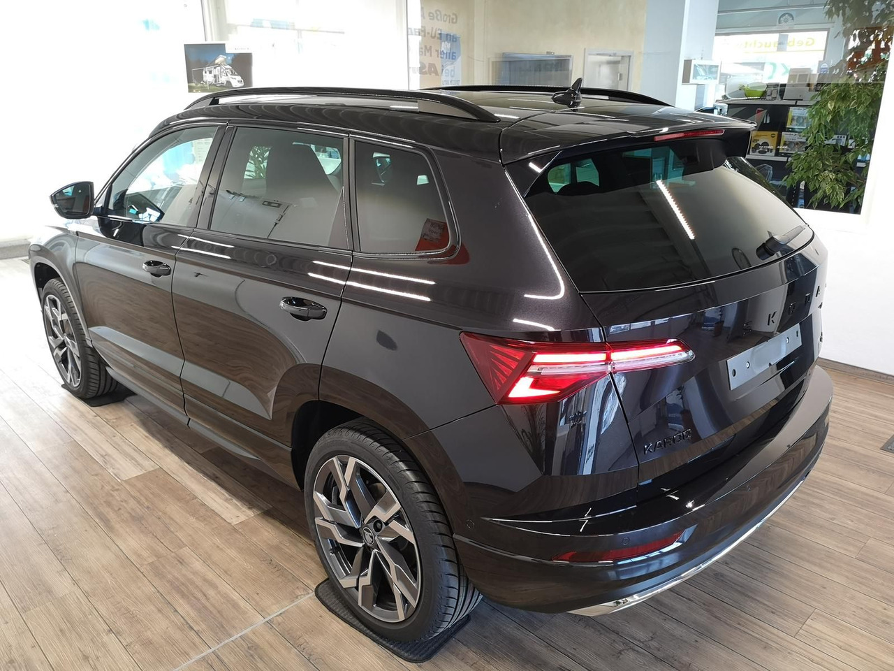Skoda Karoq Sportline 2,0TDI DSG 4x4*PSD*AHK*360°*NAVI - SUV/ Todoterreno: foto 4 Skoda Karoq Sportline 2,0TDI DSG 4x4*PSD*AHK*360°*NAVI - SUV/ Todoterreno: foto 4