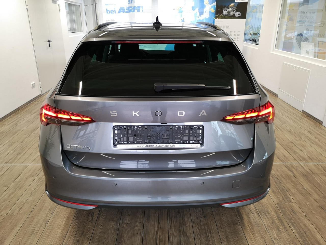 Skoda Octavia Combi Selection DSG*LED*ACC*WINTERPAKET* - Coche: foto 5 Skoda Octavia Combi Selection DSG*LED*ACC*WINTERPAKET* - Coche: foto 5