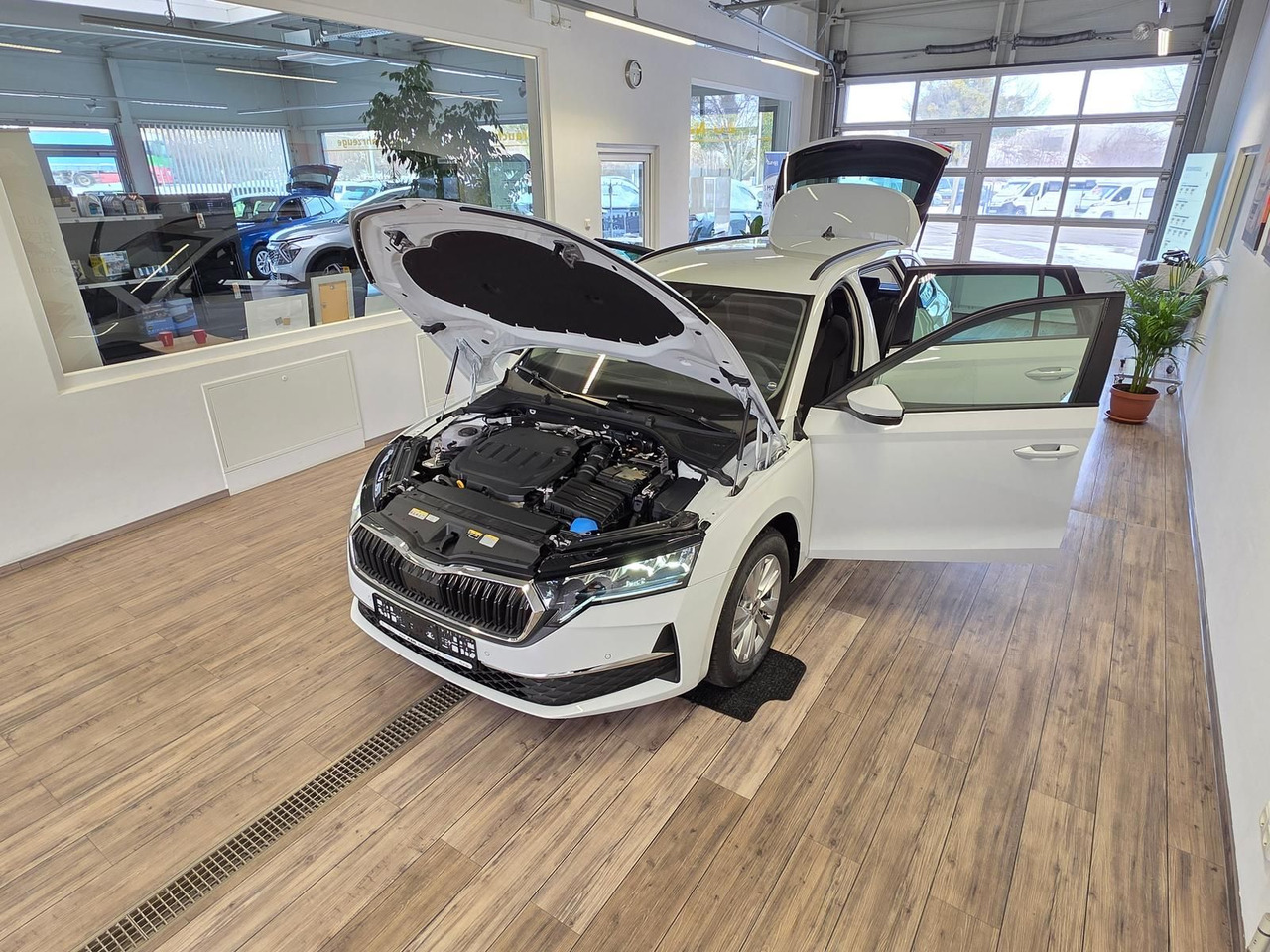 Skoda Octavia Combi Selection DSG*LED*ACC*WINTERPAKET* - Coche: foto 2 Skoda Octavia Combi Selection DSG*LED*ACC*WINTERPAKET* - Coche: foto 2
