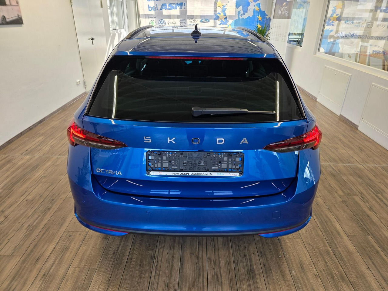 Skoda Octavia Combi Selection DSG*LED*ACC*WINTERPAKET* - Coche: foto 5 Skoda Octavia Combi Selection DSG*LED*ACC*WINTERPAKET* - Coche: foto 5