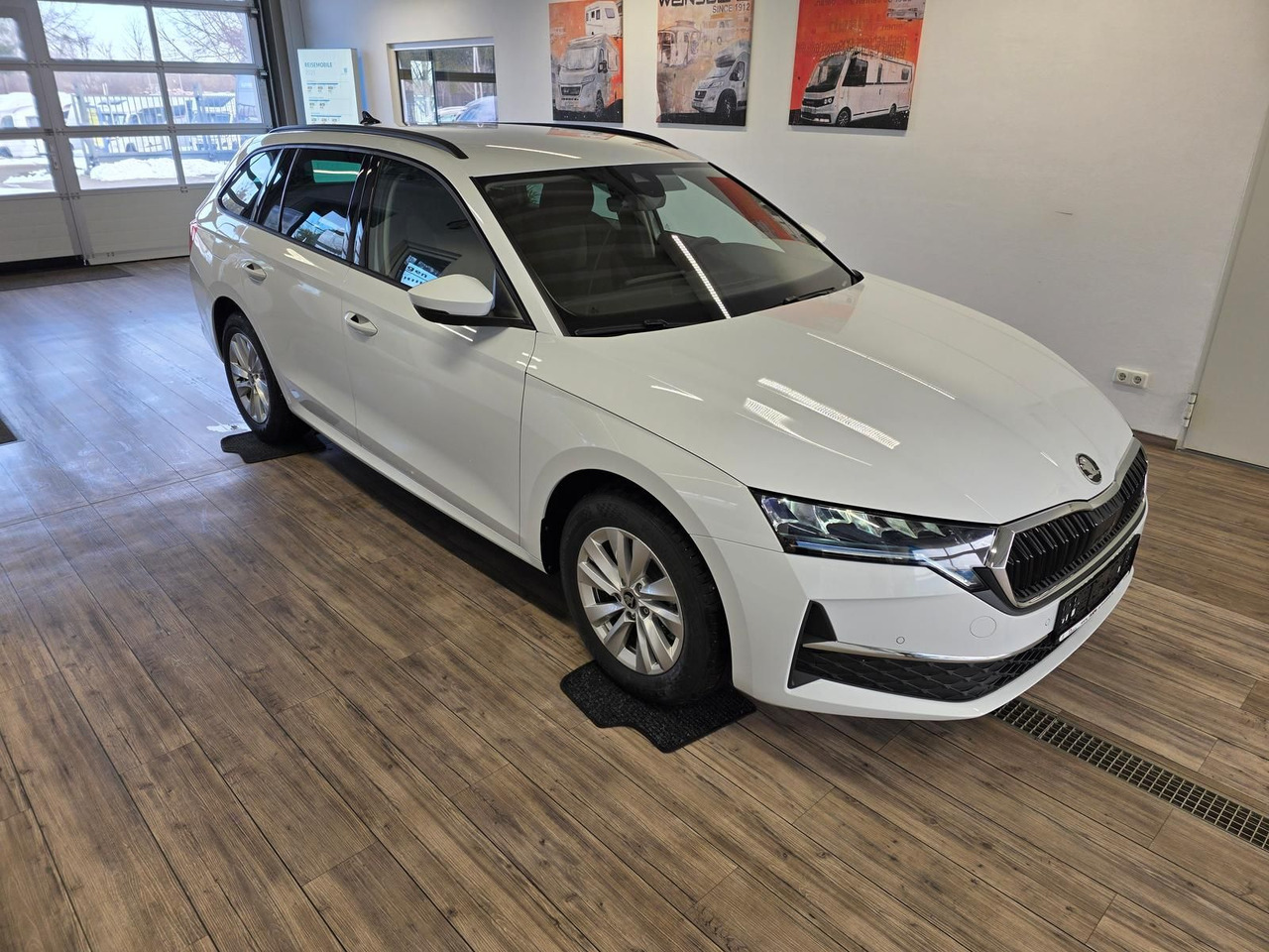 Skoda Octavia Combi Selection DSG*LED*ACC*WINTERPAKET* - Coche: foto 3 Skoda Octavia Combi Selection DSG*LED*ACC*WINTERPAKET* - Coche: foto 3