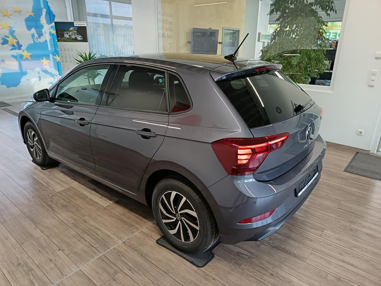 Volkswagen Polo Life 1.0 TSI 70kW DSG*LED*ACC*R-KAM*DAB*PDC - Coche: foto 4 Volkswagen Polo Life 1.0 TSI 70kW DSG*LED*ACC*R-KAM*DAB*PDC - Coche: foto 4