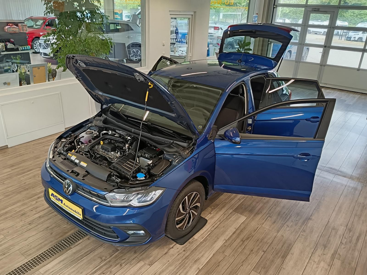Volkswagen Polo Life 1.0 TSI 70kW DSG*LED*ACC*R-KAM*DAB*PDC - Coche: foto 2 Volkswagen Polo Life 1.0 TSI 70kW DSG*LED*ACC*R-KAM*DAB*PDC - Coche: foto 2