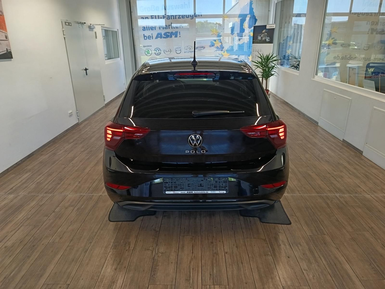 Volkswagen Polo Life 1.0 TSI 70kW DSG*LED*ACC*R-KAM*DAB*PDC - Coche: foto 5 Volkswagen Polo Life 1.0 TSI 70kW DSG*LED*ACC*R-KAM*DAB*PDC - Coche: foto 5