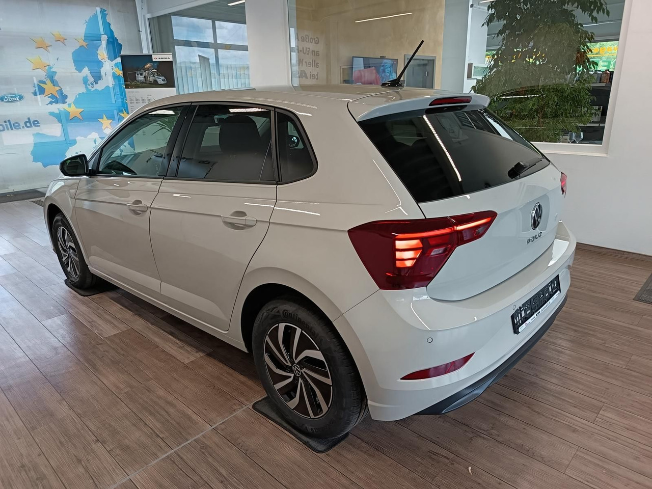 Volkswagen Polo Life 1.0 TSI 70kW DSG*LED*ACC*R-KAM*DAB*PDC - Coche: foto 4 Volkswagen Polo Life 1.0 TSI 70kW DSG*LED*ACC*R-KAM*DAB*PDC - Coche: foto 4