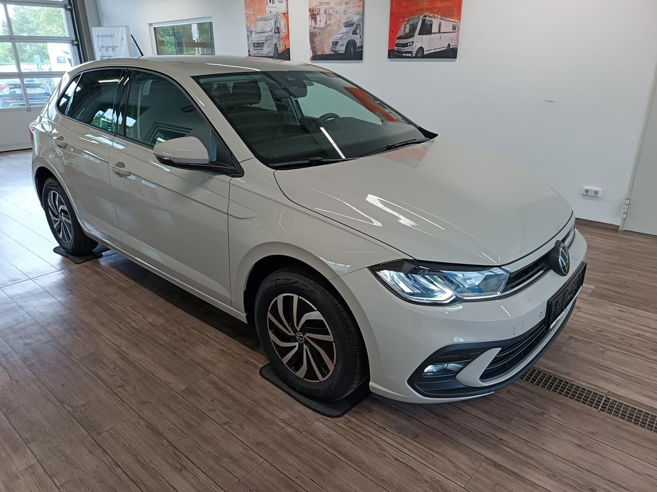 Volkswagen Polo Life 1.0 TSI 70kW DSG*LED*ACC*R-KAM*DAB*PDC - Coche: foto 3 Volkswagen Polo Life 1.0 TSI 70kW DSG*LED*ACC*R-KAM*DAB*PDC - Coche: foto 3