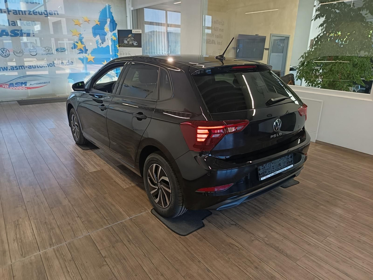 Volkswagen Polo Life 1.0 TSI 70kW DSG*LED*ACC*R-KAM*DAB*PDC - Coche: foto 4 Volkswagen Polo Life 1.0 TSI 70kW DSG*LED*ACC*R-KAM*DAB*PDC - Coche: foto 4