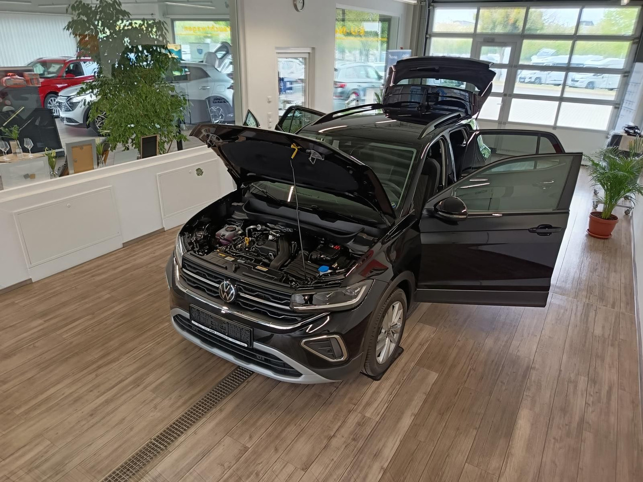 Volkswagen T-Cross Life 1.5 TSI DSG*AHK*MATRIX LED*ACC*SHZ* - SUV/ Todoterreno: foto 2 Volkswagen T-Cross Life 1.5 TSI DSG*AHK*MATRIX LED*ACC*SHZ* - SUV/ Todoterreno: foto 2