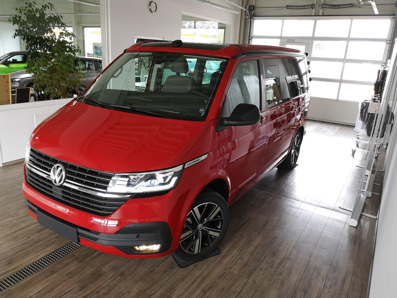 Volkswagen T6.1 California Coast DSG*SONDERZINSAKTION 3,99% - Furgoneta de pasajeros: foto 4 Volkswagen T6.1 California Coast DSG*SONDERZINSAKTION 3,99% - Furgoneta de pasajeros: foto 4