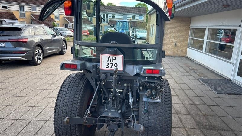 Kubota STW37 Kompakttraktor - Tractor municipal: foto 5 Kubota STW37 Kompakttraktor - Tractor municipal: foto 5