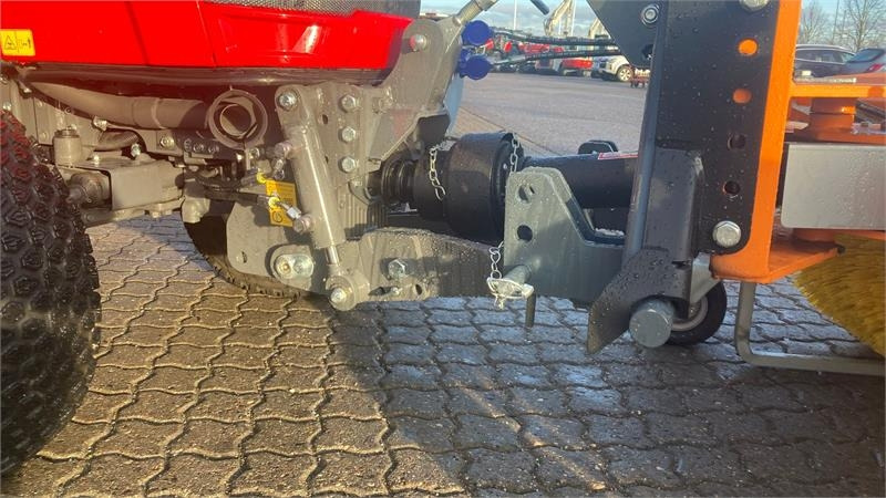 Leasing de Massey Ferguson 1740 HC Frontlift/pto og 150 cm fejemaskine  Massey Ferguson 1740 HC Frontlift/pto og 150 cm fejemaskine: foto 21