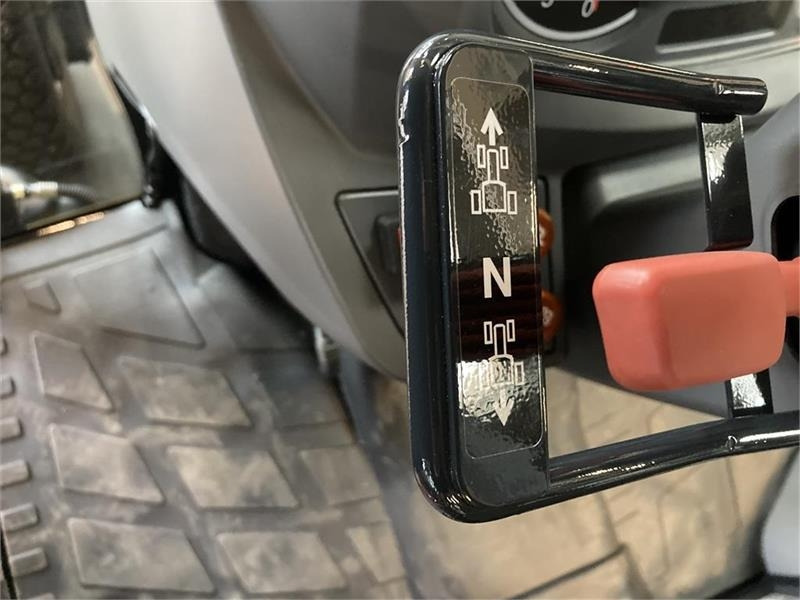 Leasing de Massey Ferguson 1740 HC Frontlift/pto og 150 cm fejemaskine  Massey Ferguson 1740 HC Frontlift/pto og 150 cm fejemaskine: foto 10