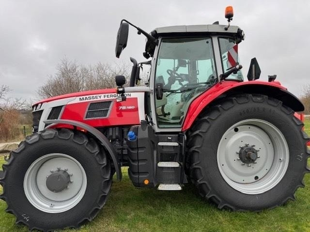 Massey Ferguson 7S.180 Dyna-6 Efficient - Tractor: foto 1 Massey Ferguson 7S.180 Dyna-6 Efficient - Tractor: foto 1