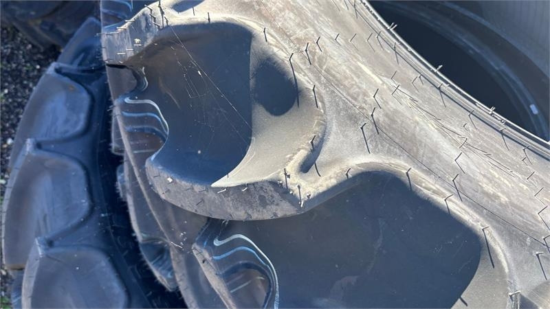 Mitas 420/85R38 & 340/85R28 - Neumático para Vehículo municipal: foto 2 Mitas 420/85R38 & 340/85R28 - Neumático para Vehículo municipal: foto 2