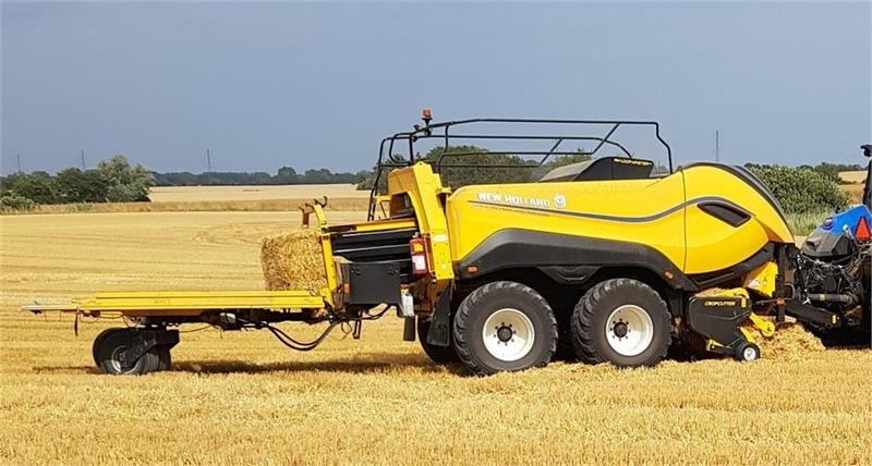 New Holland BB 1290 RC HD - Empacadora de pacas cuadradas: foto 1 New Holland BB 1290 RC HD - Empacadora de pacas cuadradas: foto 1