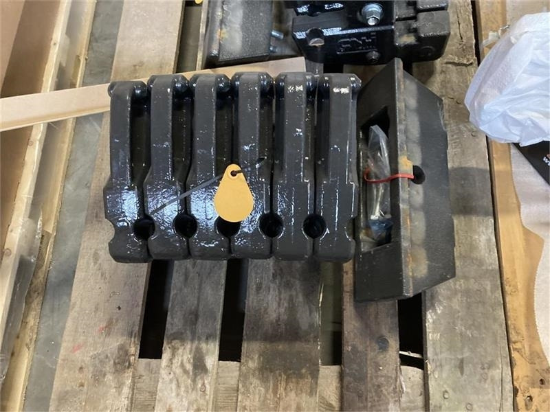 New Holland Boomer til 35-40-50-55 - Contrapeso: foto 4 New Holland Boomer til 35-40-50-55 - Contrapeso: foto 4