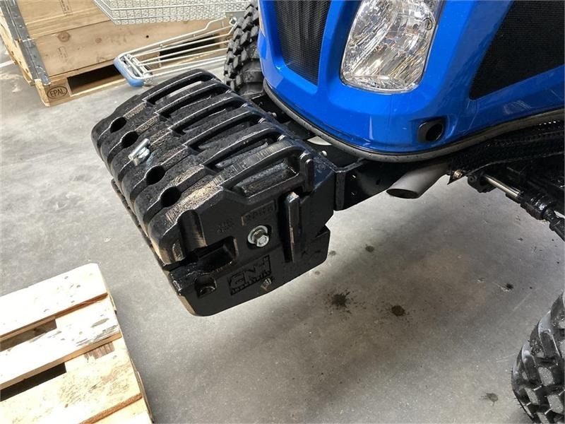 New Holland Boomer til 35-40-50-55 - Contrapeso: foto 1 New Holland Boomer til 35-40-50-55 - Contrapeso: foto 1