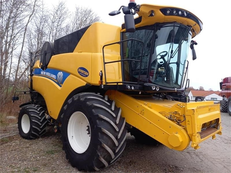 New Holland CX8.80 SLH med 25 fods Varifeed  - Cosechadora de granos: foto 2 New Holland CX8.80 SLH med 25 fods Varifeed  - Cosechadora de granos: foto 2