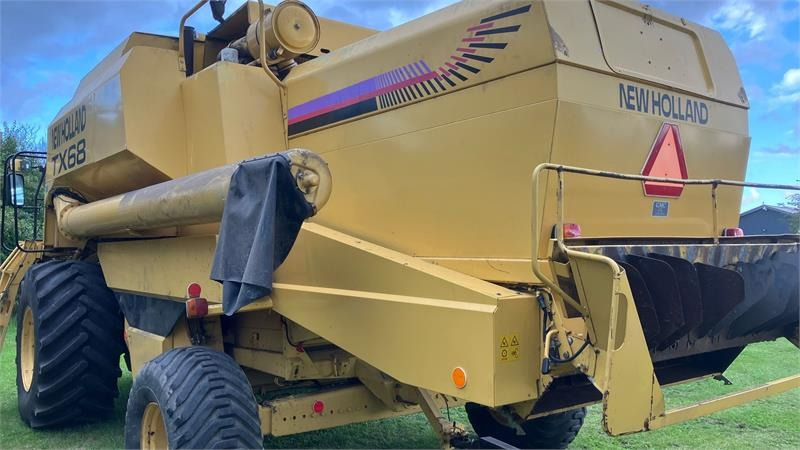 New Holland TX68 FSH - Cosechadora de granos: foto 2 New Holland TX68 FSH - Cosechadora de granos: foto 2