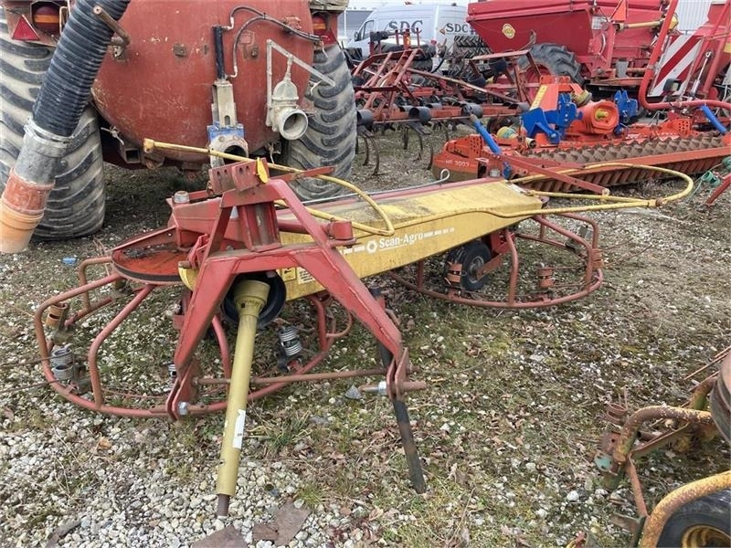 Scan-Rake SR 400 - Henificadora: foto 1 Scan-Rake SR 400 - Henificadora: foto 1