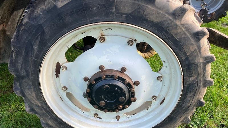 Taurus 270/95R32 - 300/95R46 - Neumático para Maquinaria agrícola: foto 5 Taurus 270/95R32 - 300/95R46 - Neumático para Maquinaria agrícola: foto 5