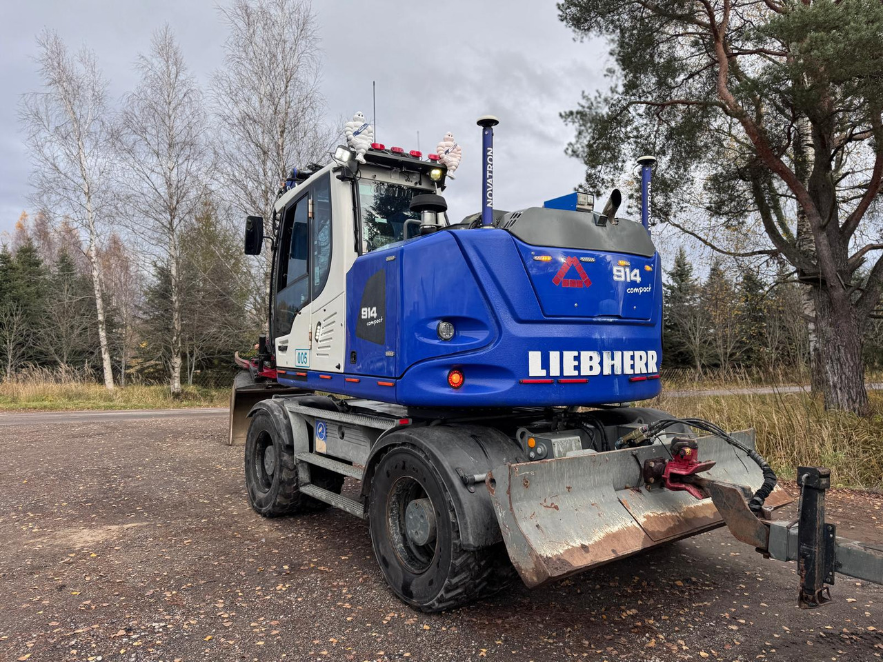 Liebherr A 914 Compact Litronic - Excavadora de ruedas: foto 3 Liebherr A 914 Compact Litronic - Excavadora de ruedas: foto 3