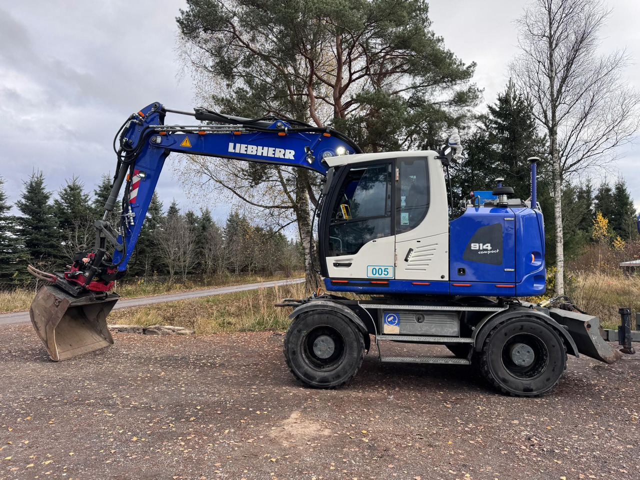 Liebherr A 914 Compact Litronic - Excavadora de ruedas: foto 2 Liebherr A 914 Compact Litronic - Excavadora de ruedas: foto 2