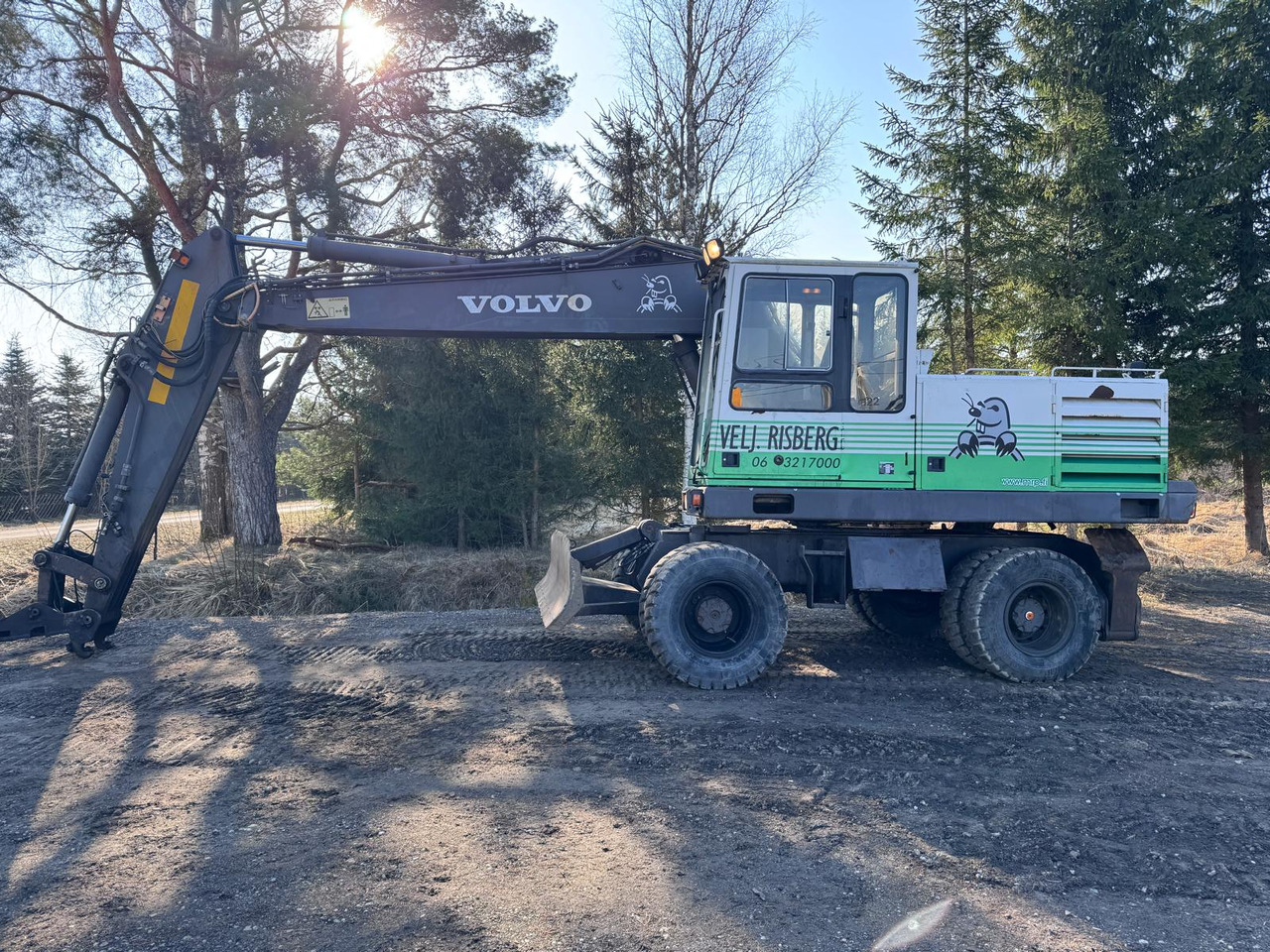 VOLVO EW200 - Excavadora de ruedas: foto 2 VOLVO EW200 - Excavadora de ruedas: foto 2