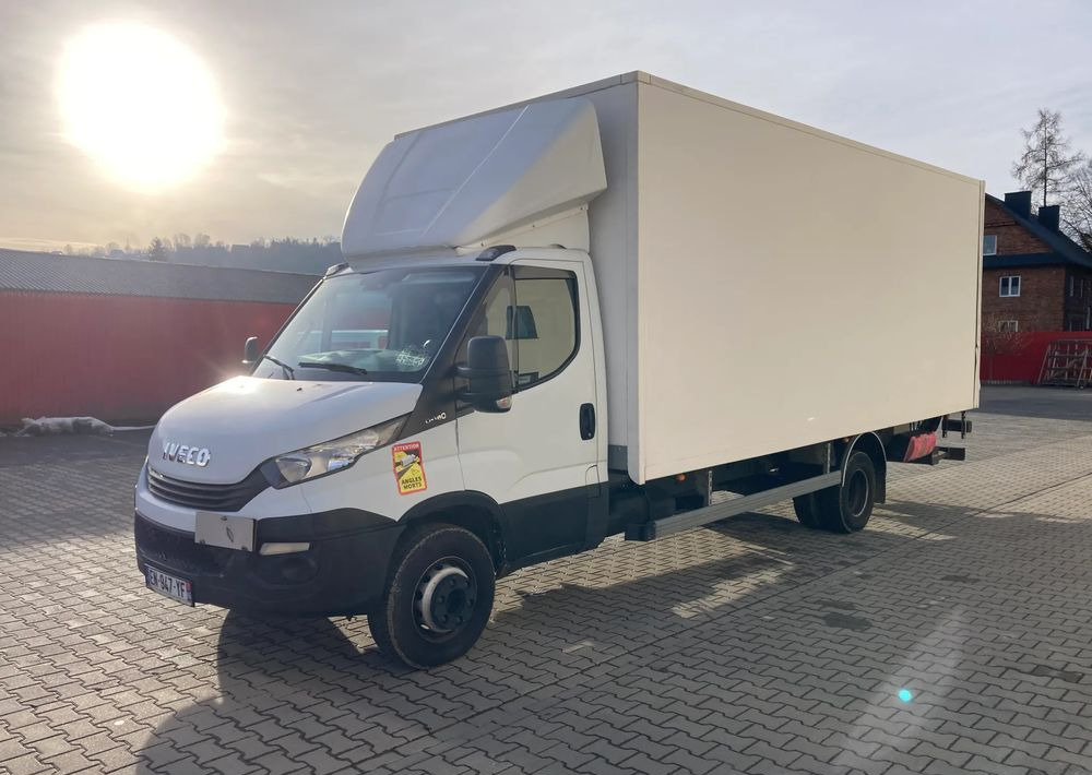 Iveco Iveco Daily 70C18 kurierka kontener 13 palet - Camión caja cerrada: foto 2 Iveco Iveco Daily 70C18 kurierka kontener 13 palet - Camión caja cerrada: foto 2