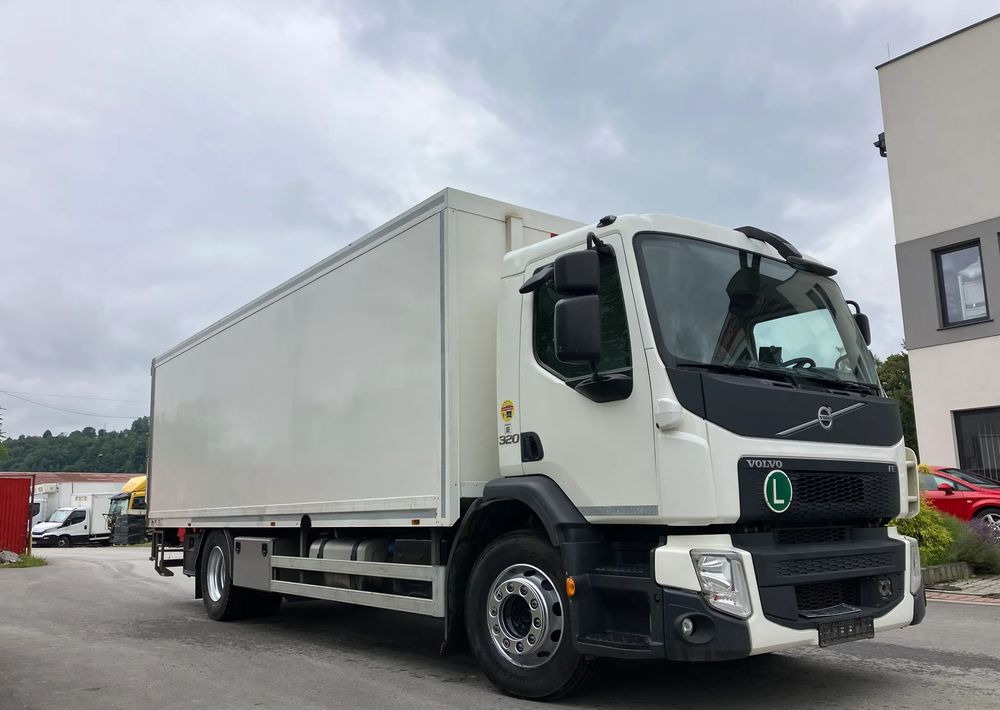 Volvo VOLVO FE 320 izoterma kontener - Camión frigorífico: foto 2 Volvo VOLVO FE 320 izoterma kontener - Camión frigorífico: foto 2